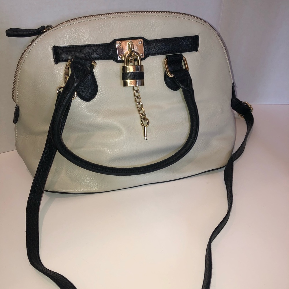 Apt. 9 Purse/crossbody
